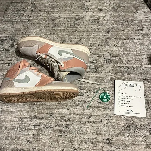 Nike Air Jordan 1 Mid Milan - Picture 5 of 8